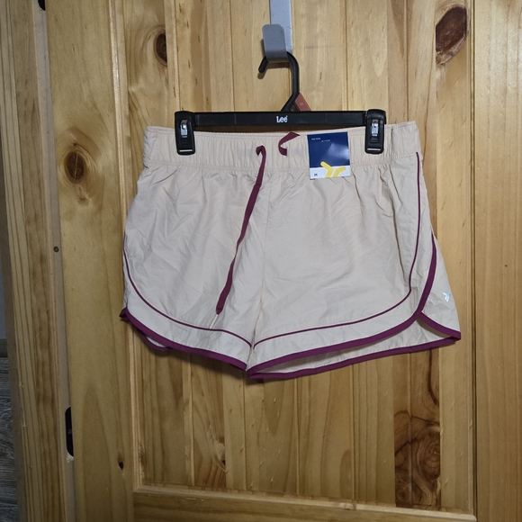 Old Navy Pants - NWT Old Navy Mid Rise Woven Running Shorts Size Medium